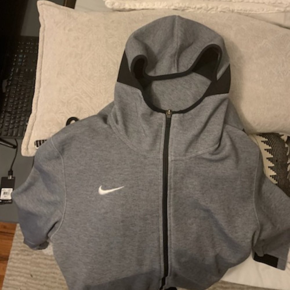 Nike Dri-Fit Showtime Tech Jacket - Picture 2 of 5